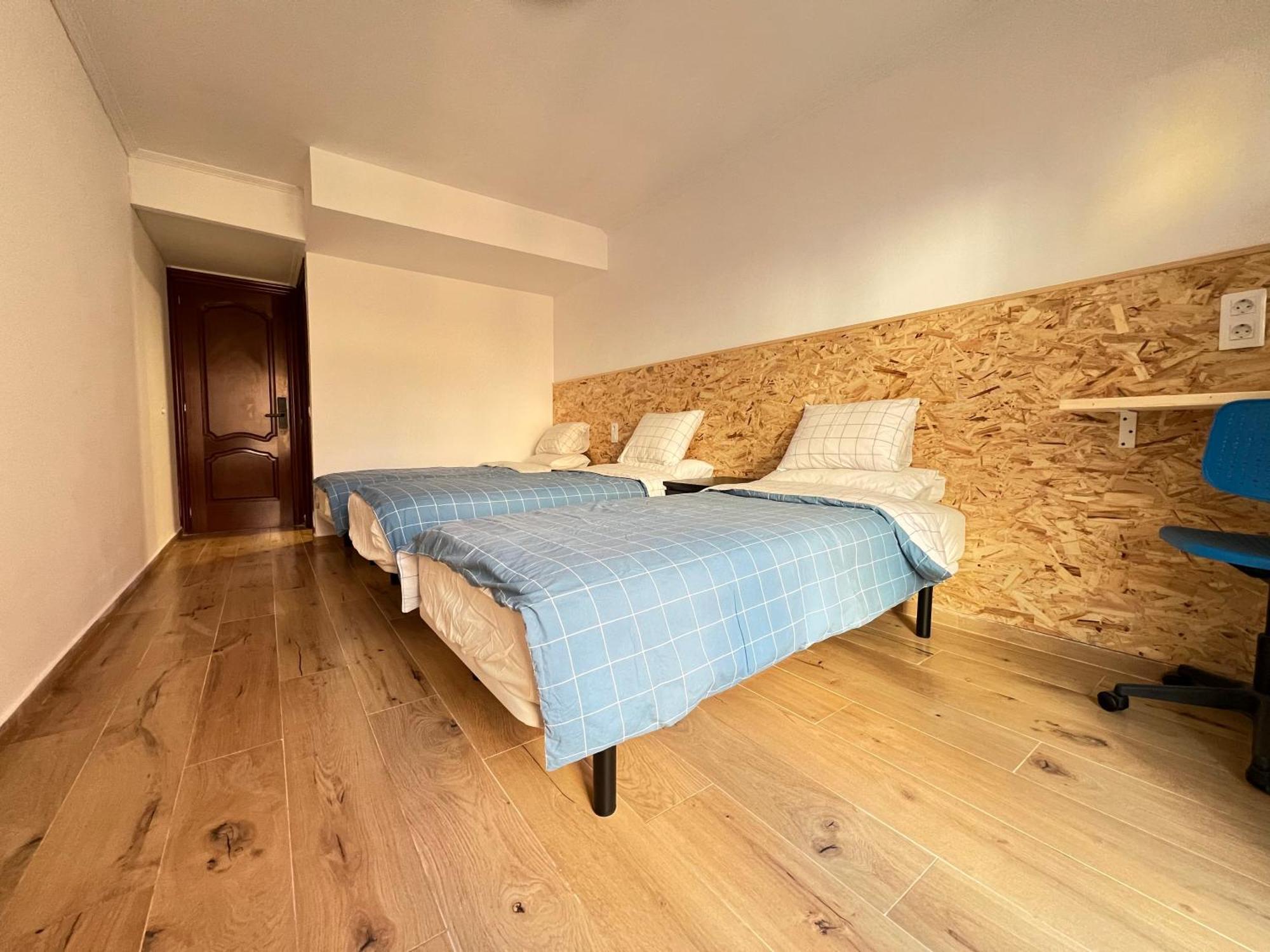 Fudodo舒适3 Beds Hotel L'Hospitalet de Llobregat Ngoại thất bức ảnh