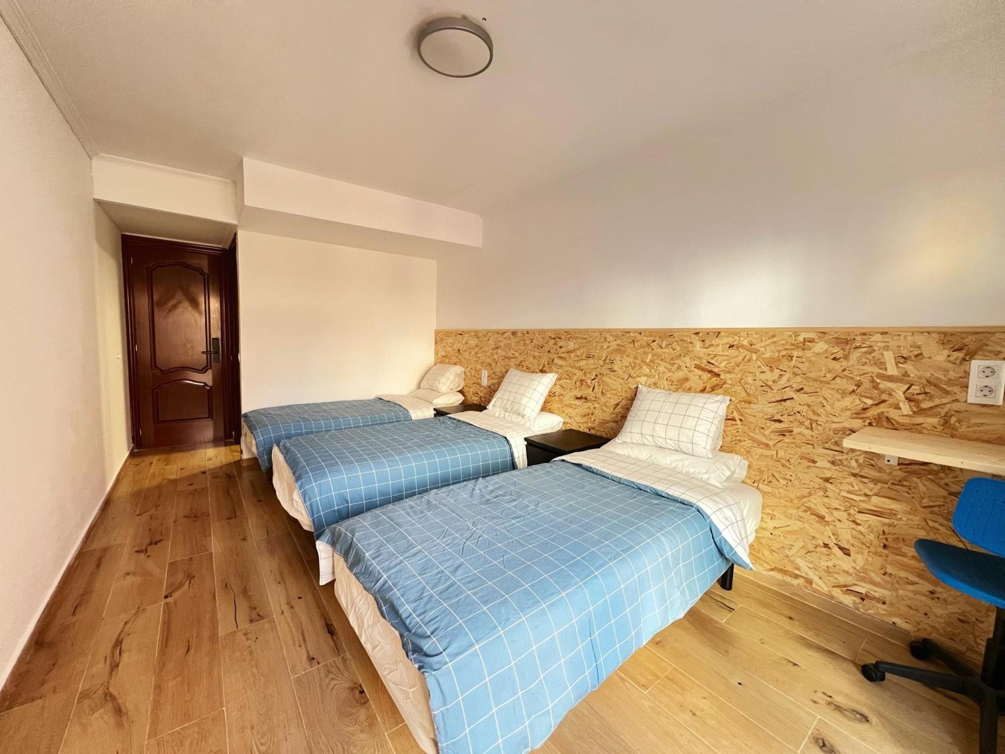 Fudodo舒适3 Beds Hotel L'Hospitalet de Llobregat Ngoại thất bức ảnh